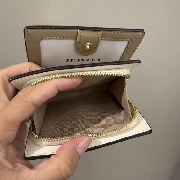 Coach CBO73 Snap Wallet Shell Print - Picture 9 of 10